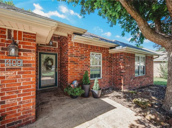 409 Ridgemont Ave, Lowell, AR 72745