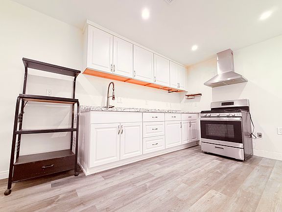 3rd image of 5638 Persimmon Ave #B