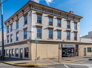 24 Park Pl, Hudson, NY 12534