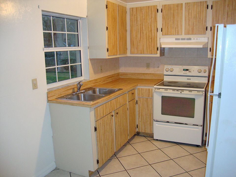 1st image of 4840 Hunters Green Dr