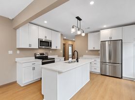 8776 Dexter Ave