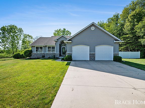 2nd image of 4049 Stone Mountain Dr