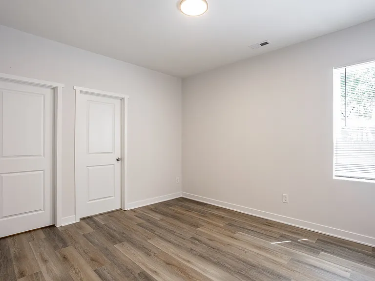 726 Parkway Ave — Photo 15