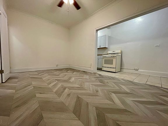 4th image of 3812 N Pine Grove Ave APT 201