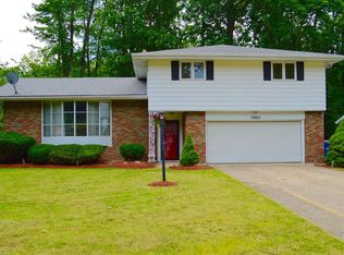 5002 Devon Dr, North Olmsted, OH