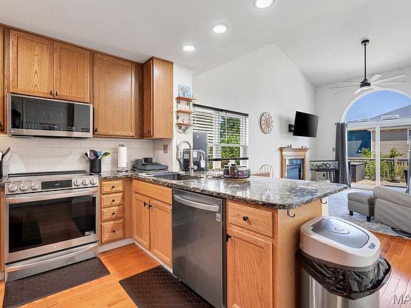 4th image of 293 Tyndale Dr