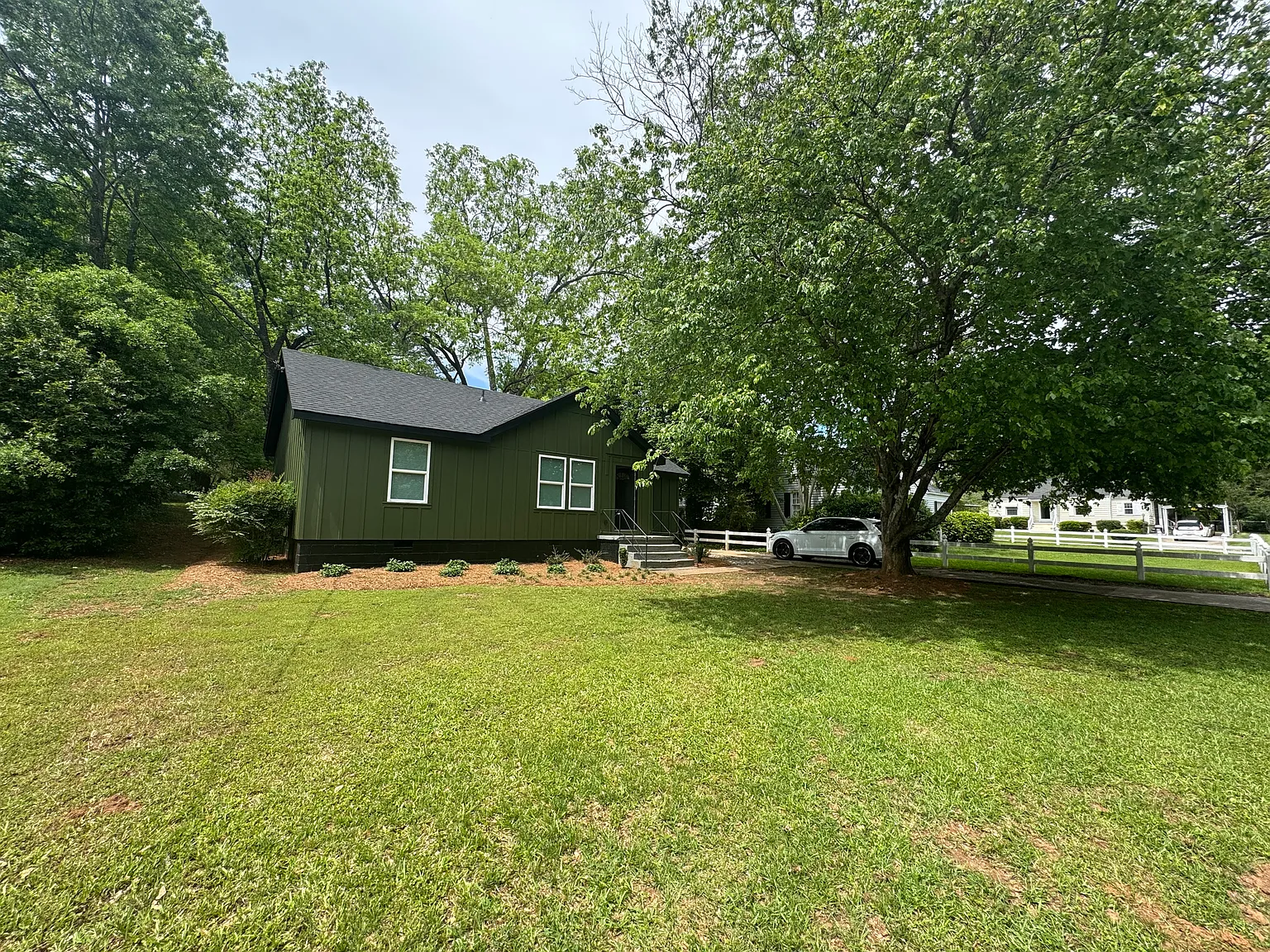 3 bed, 1.5 bath, 940 sqft, $1,995 — Photo 2