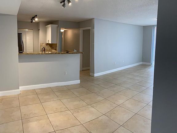 4th image of 4840 N State Road 7 #6206
