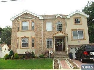 341 Albany St, Saddle Brook, NJ 07663