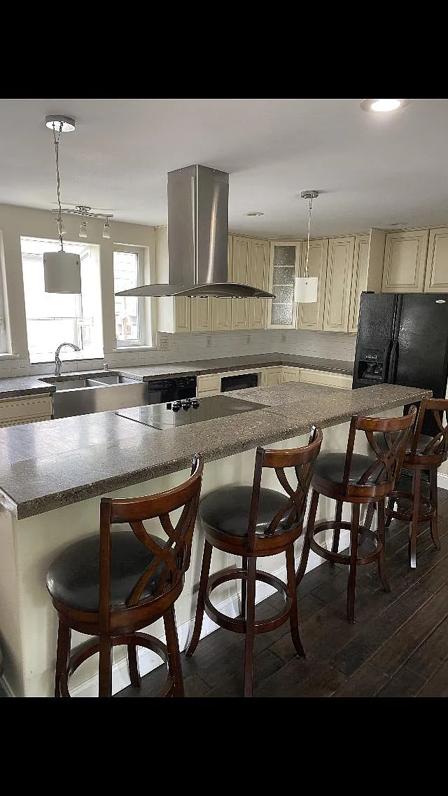 9830 Chelatna Cir — Photo 1