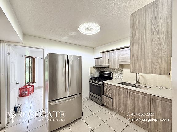 2nd image of 29 Orchard Park Dr #2