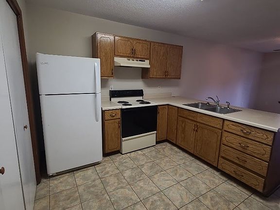 4th image of 120-124 Patton St