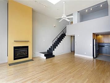 4th image of 999 16th St APT 20