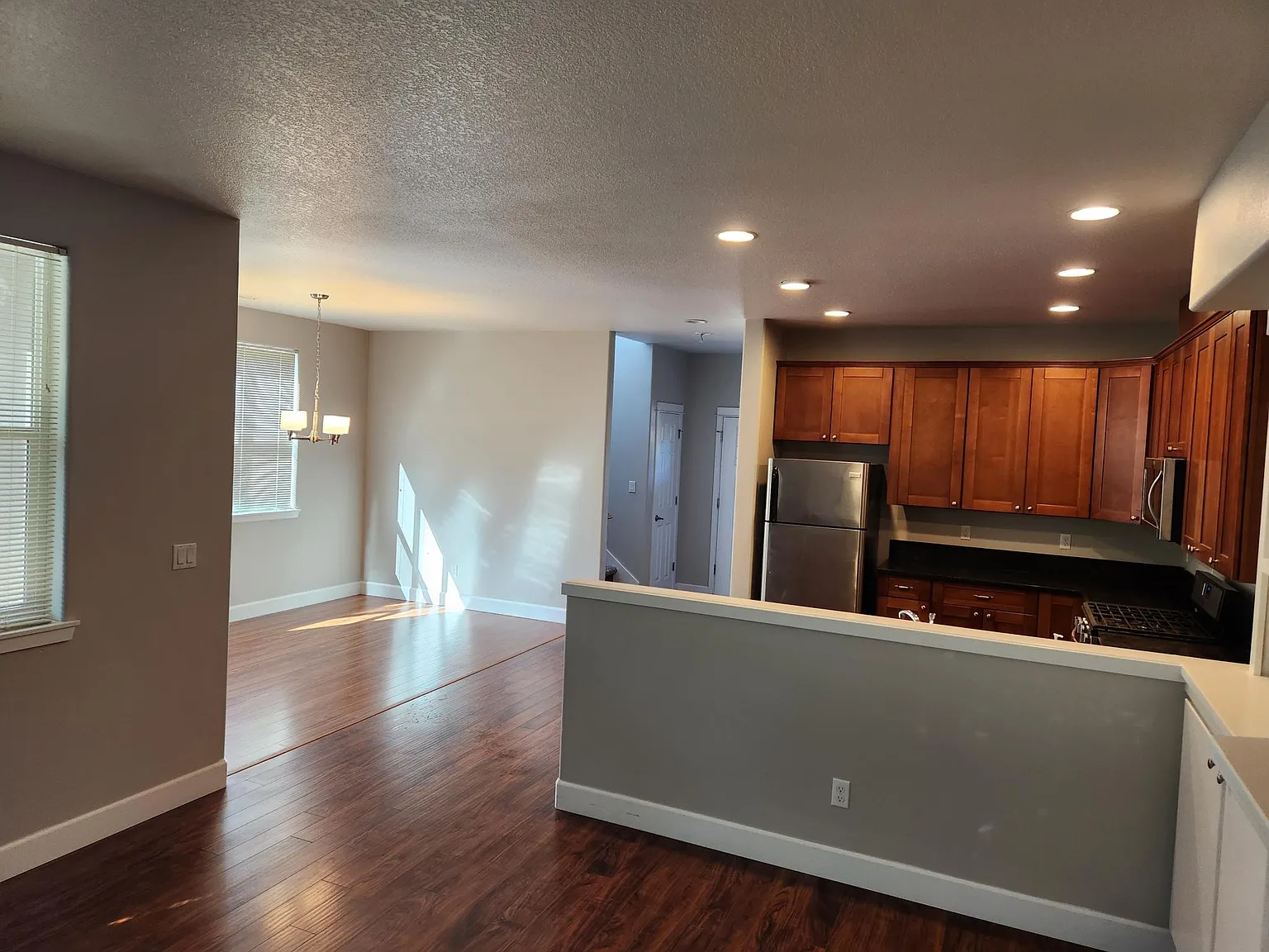 3 bed, 2.5 bath, 1566 sqft, $2,795 — Photo 4