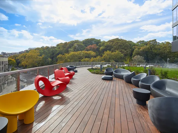 4650 Broadway image 20 of 30