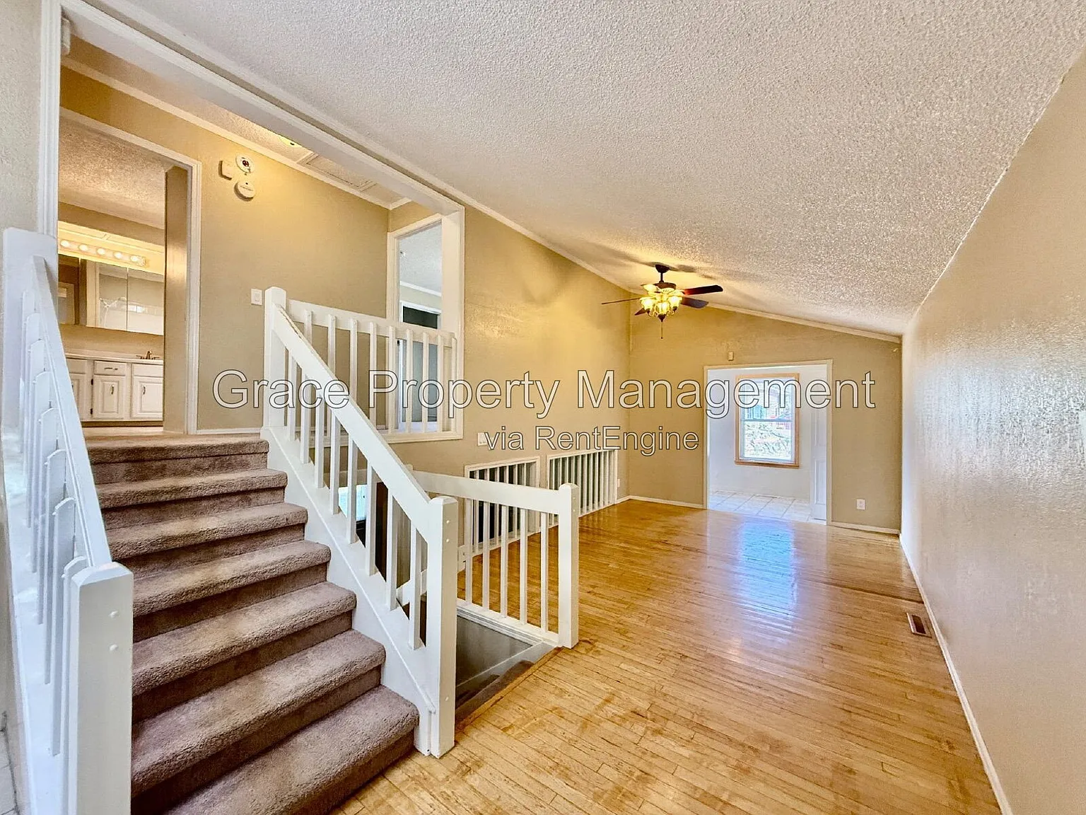 3 bed, 2.0 bath, 1476 sqft, $2,395 — Photo 4