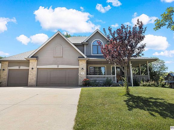 2nd image of 710 Eagle Crest Cir