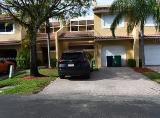10255 NW 51st Ln, Doral, FL 33178