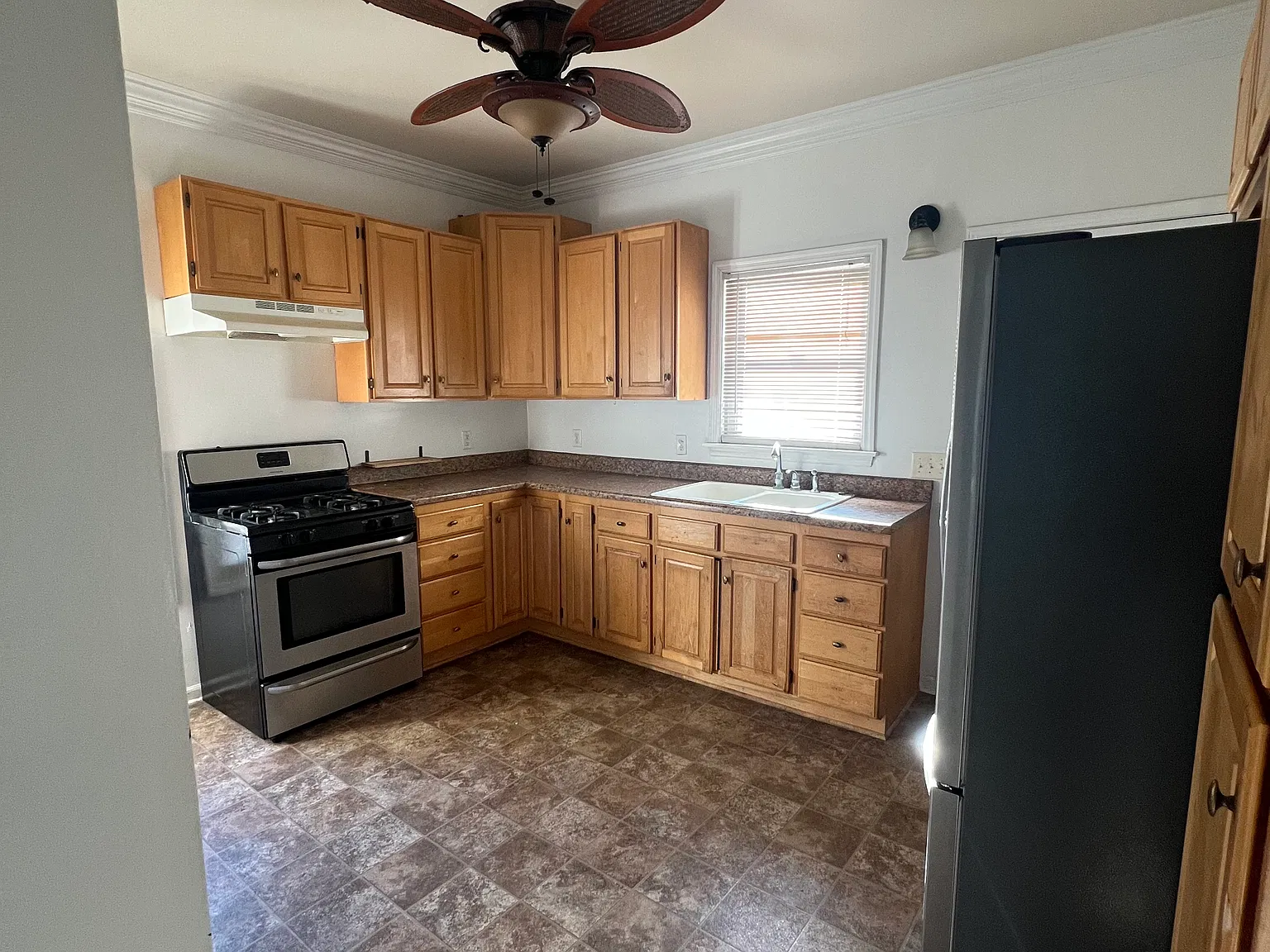 1 bed, 1368 sqft, $1,450 — Photo 3