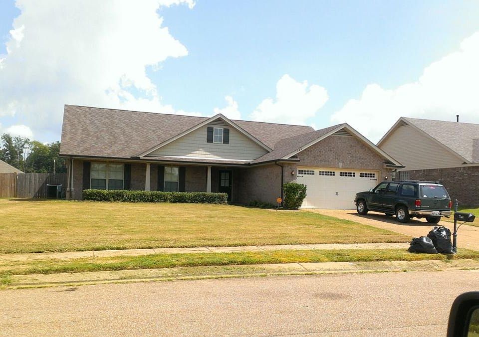 Like new with sprinkler system