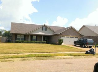 7744 Woodridge Dr W, Southaven, MS 38672