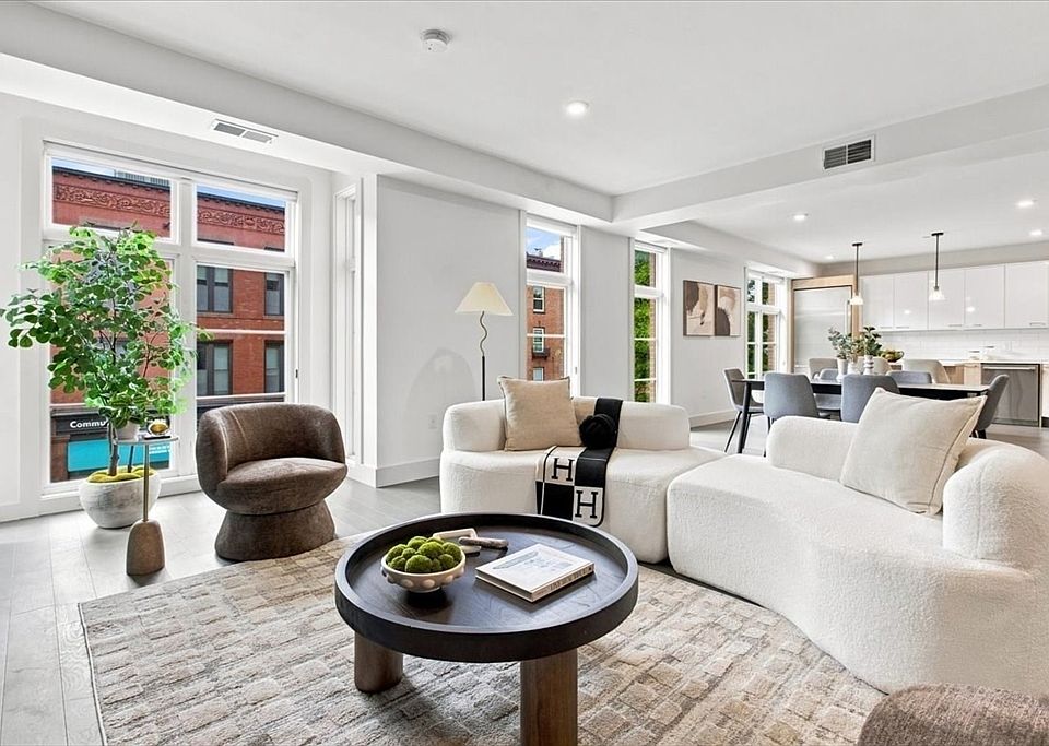 1st image of 410 W Broadway #301
