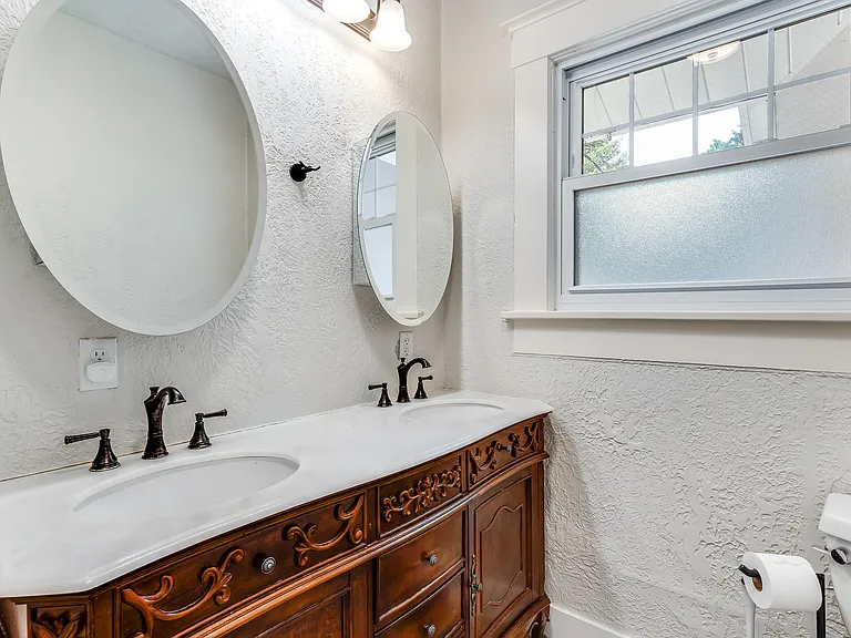 122 S Belmont Ave — Photo 14