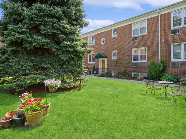 643 Pelham Road #2D, New Rochelle, NY 10805