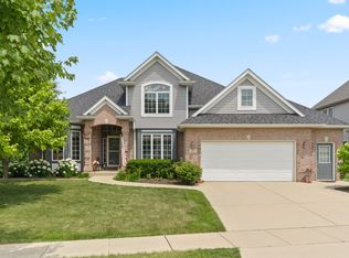 311 Alden Dr, Sycamore, IL 60178
