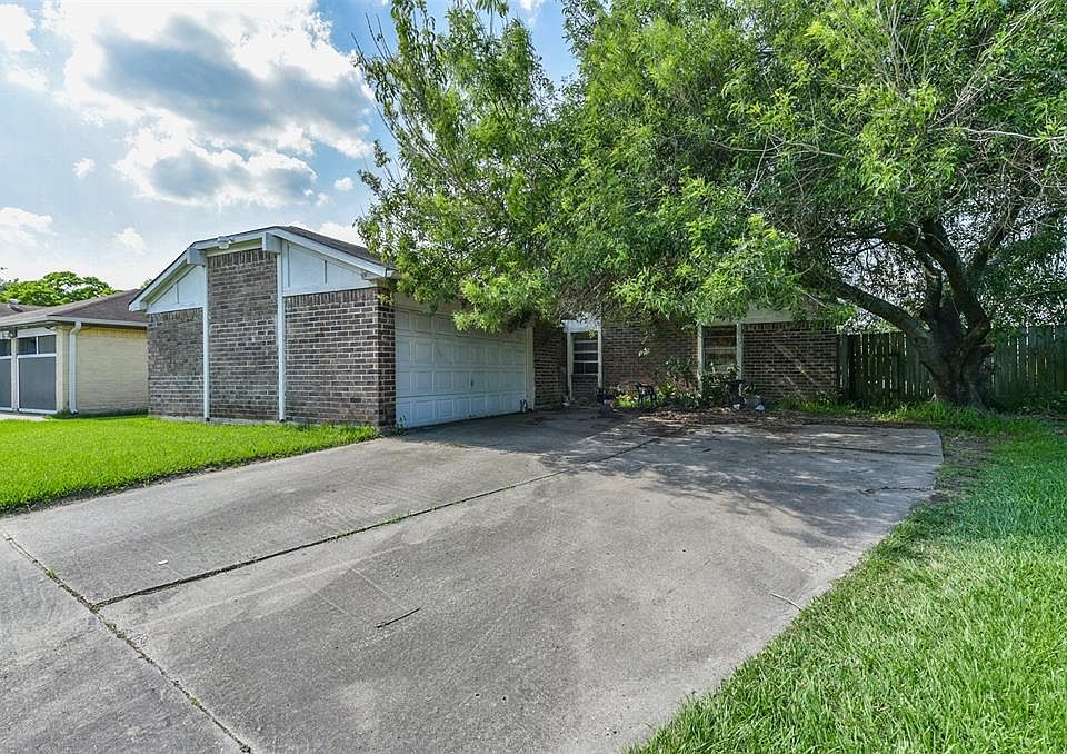 1st image of 12831 Fern Forest Dr