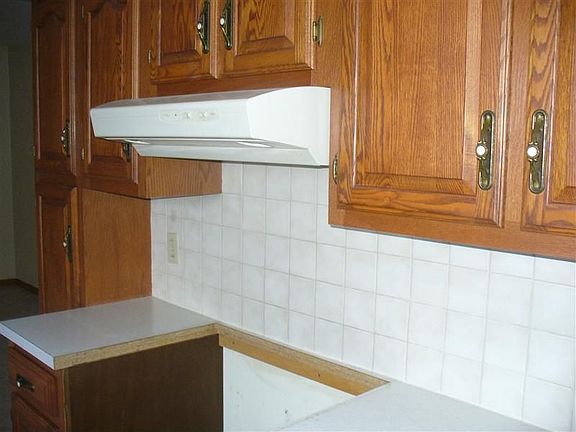 4th image of 2375 Fabian Dr