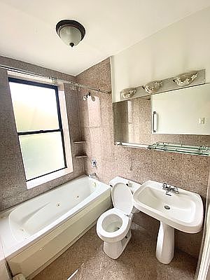 4th image of 82 W 105th St APT 4J