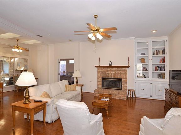 4th image of 8505 Brooksby Dr