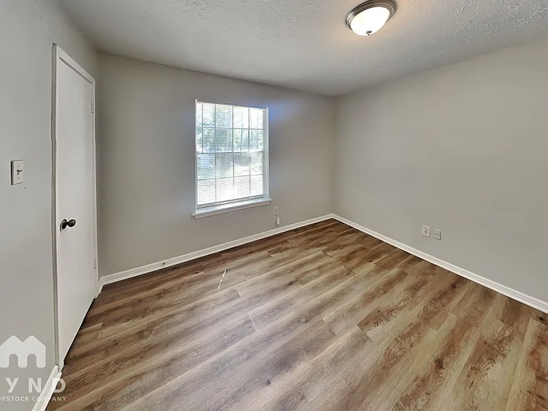 15110 Gladebrook Dr — Photo 21