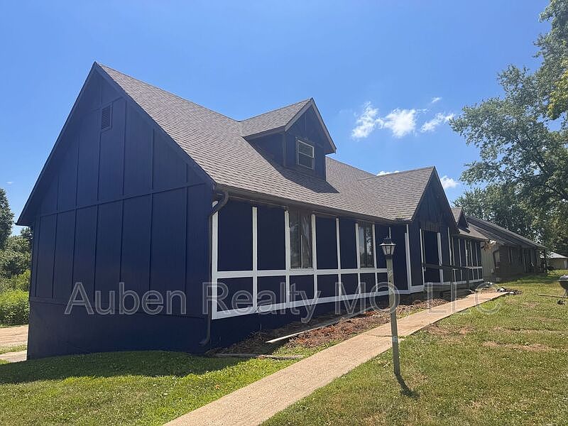 2nd image of 11763 Wood Oak Ave APT 4