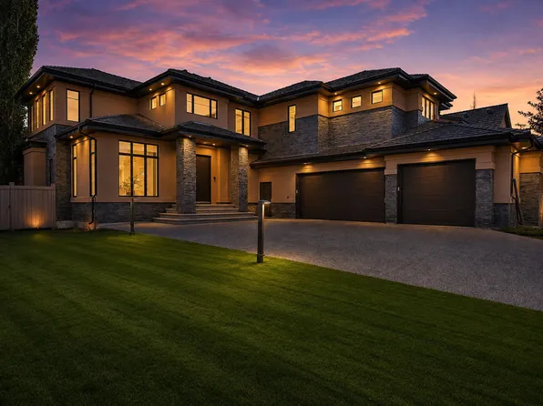 5047 McLuhan Rd NW, Edmonton, AB T6R 0J4