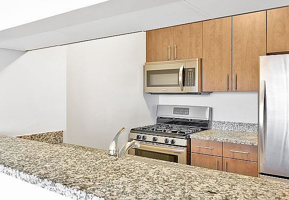 4th image of 776 6th Ave APT 33D