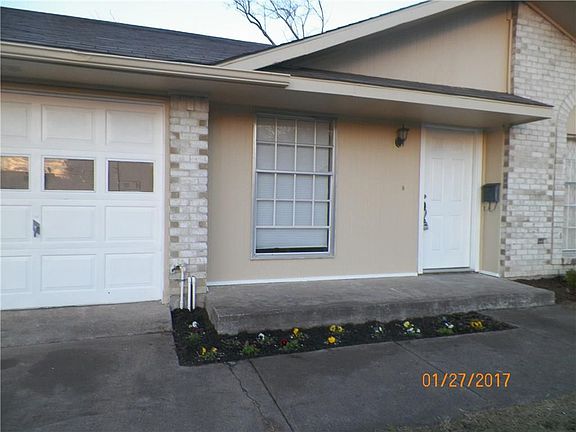 3rd image of 806 Hudson Dr