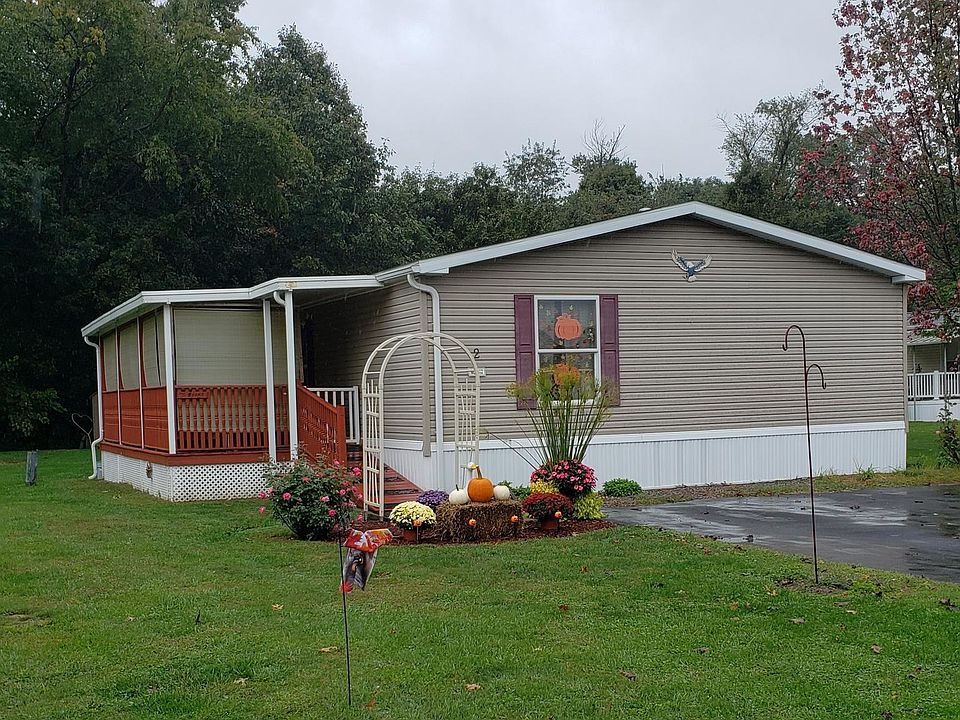 1st image of 2 Carol Ann Dr