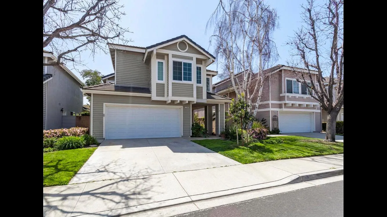 Alderglen St, Moorpark — Photo 1
