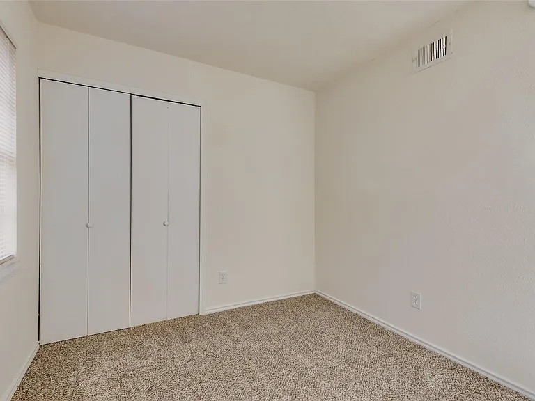 Sunflower Dr — Photo 16
