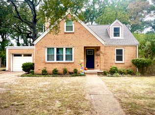 8821 Commodore Dr, Norfolk, VA 23503