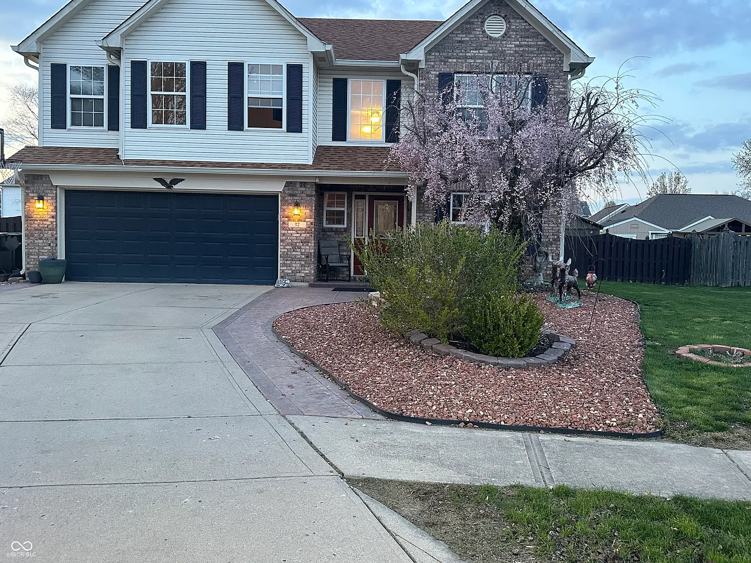 82 Pin Oak Ct photo 1