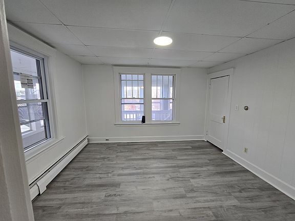 3rd image of 159 Greenwood St Unit 2