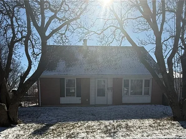 40 Greencliff Dr, Englewood, OH 45322