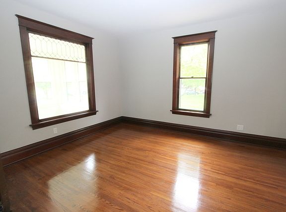 4th image of 610 Amsterdam St