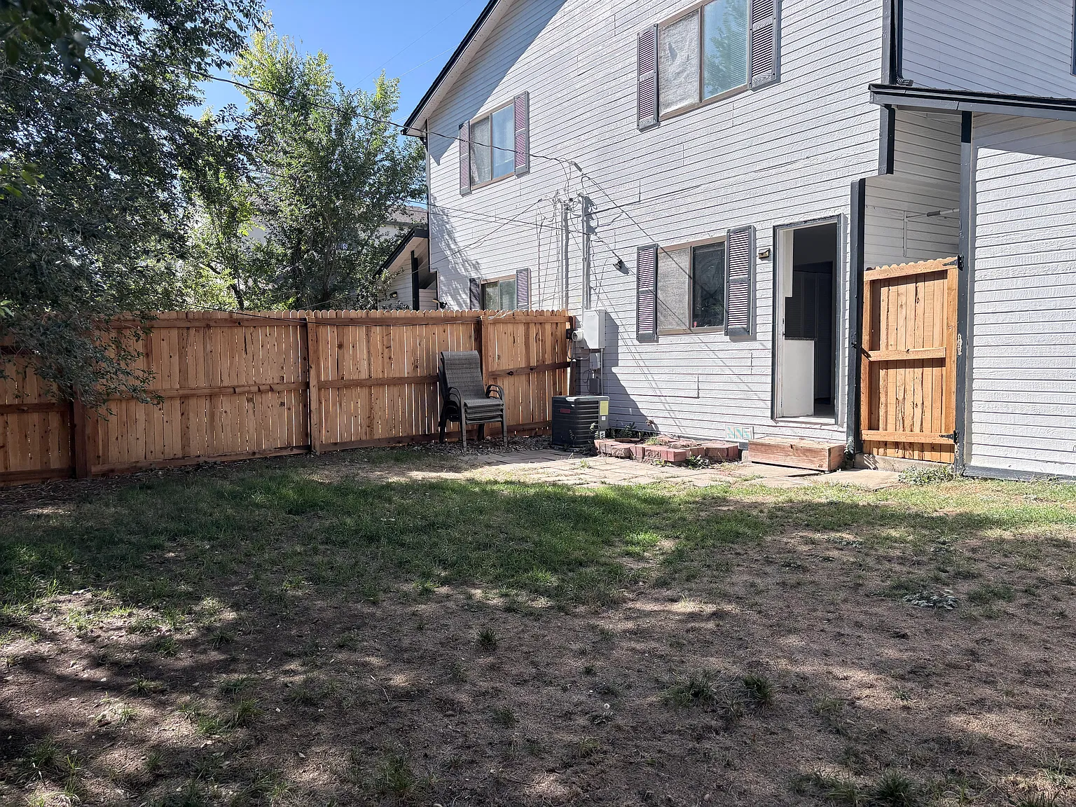 2 bed, 1.5 bath, 1200 sqft, $2,095 — Photo 2