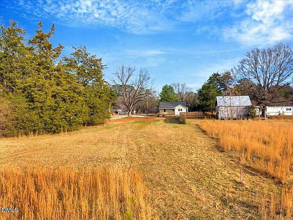 4th image of 1003 Alert Rd