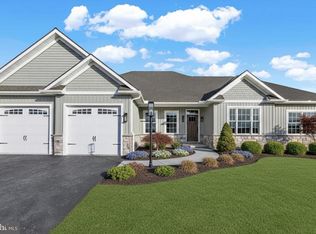 4 Rolling Meadow Rd, Lebanon, PA 17046