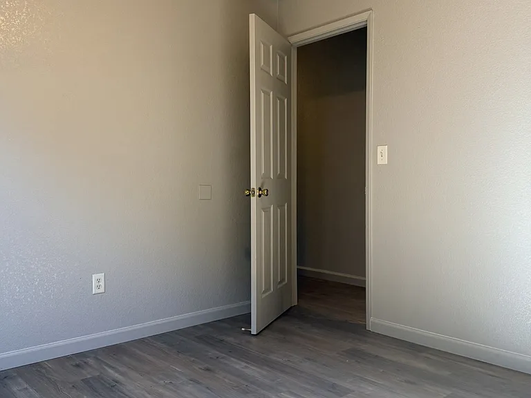 520 Saint Teresa Ct — Photo 13